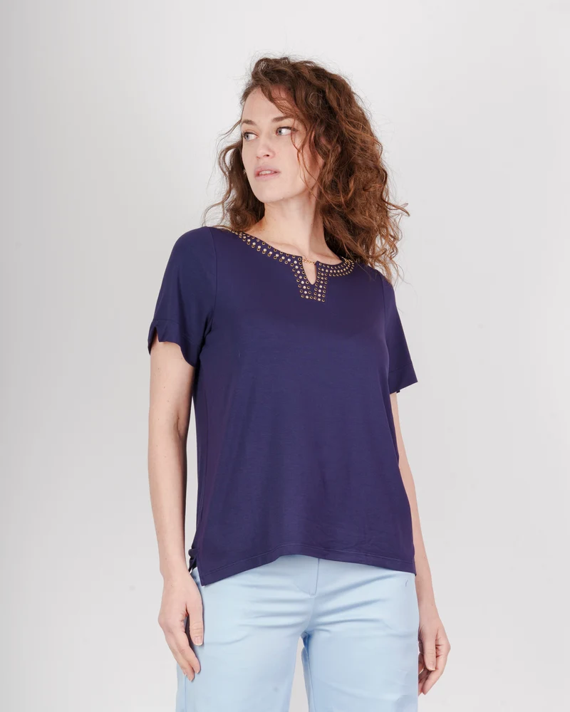 Maglia scollo Madonna borchie 8136