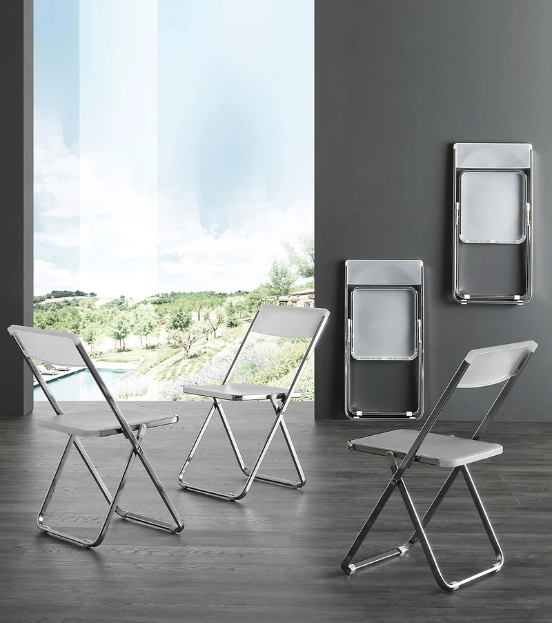 Set da 4 Sedia pieghevole in polipropilene traslucido con struttura in metallo cromato cm 44x51x77h