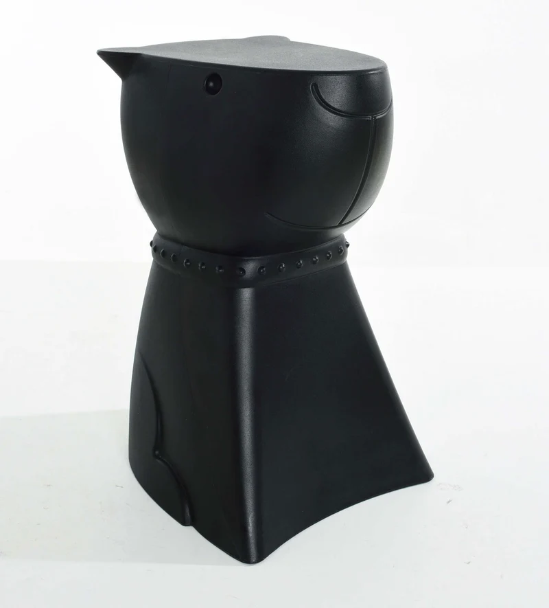 Sgabello basso in polipropilene con luce a led modello dog cm 31x31x44h