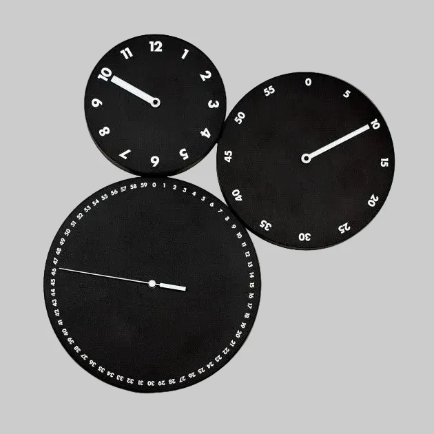 Orologio moderno da parete H:M:S: a tre dischi