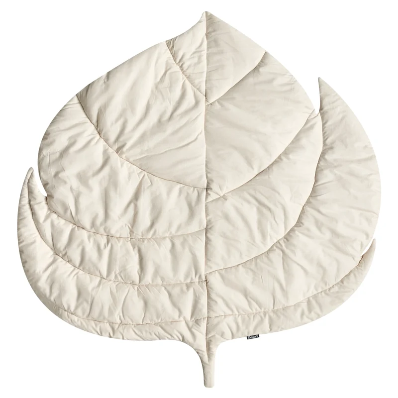 Tappeto per bambini in cotone bianco sporco a forma di foglia trapuntato 110 x 110 cm accessorio per la cameretta dei bambini.